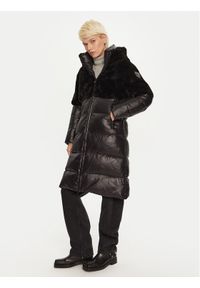 Blauer Płaszcz zimowy 24WBLDK02556 Czarny Regular Fit. Kolor: czarny. Materiał: syntetyk. Sezon: zima