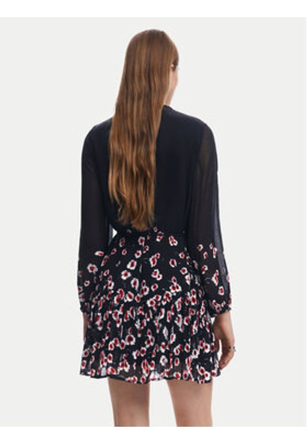 Desigual Sukienka koszulowa 25SWVW31 Czarny Regular Fit. Kolor: czarny. Materiał: wiskoza. Typ sukienki: koszulowe