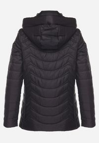 Born2be - Czarna Pikowana Kurtka z Kapturem z Możliwością Odpięcia Natisme. Okazja: na co dzień. Typ kołnierza: kaptur. Kolor: czarny. Materiał: jeans. Styl: casual, elegancki #2