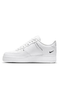 Buty do chodzenia męskie Nike Air Force 1 LV8 Utility. Zapięcie: sznurówki. Kolor: biały. Materiał: tkanina, materiał, skóra, syntetyk. Szerokość cholewki: normalna. Model: Nike Air Force. Sport: turystyka piesza