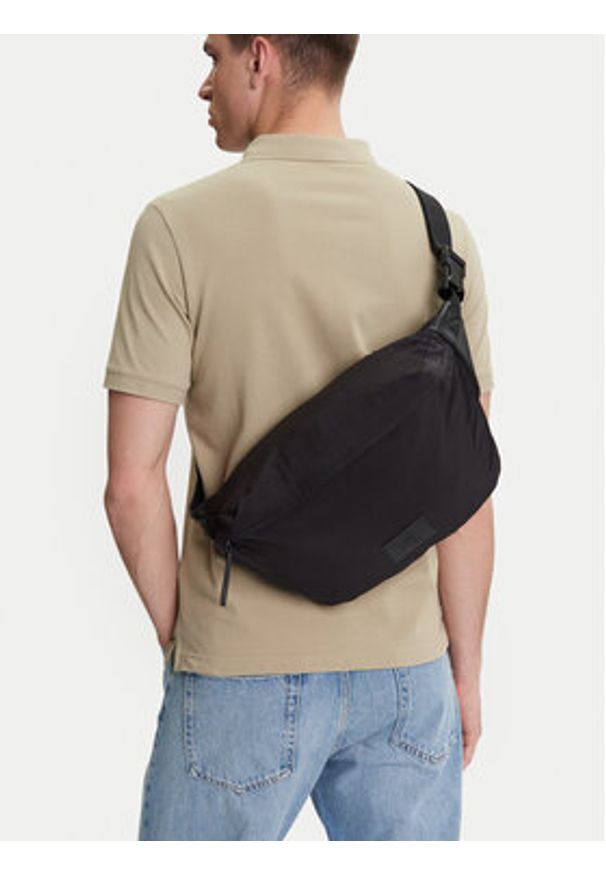 Calvin Klein Jeans Nerka Metro Nylon Oversized Waistbag LV04G3088G Czarny. Kolor: czarny. Materiał: materiał