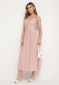 Born2be - Różowa Wiskozowa Sukienka o Rozkloszowanym Kroju Milareina. Okazja: na co dzień. Kolor: różowy. Materiał: wiskoza. Długość rękawa: długi rękaw. Wzór: aplikacja. Typ sukienki: rozkloszowane. Styl: casual, elegancki #1