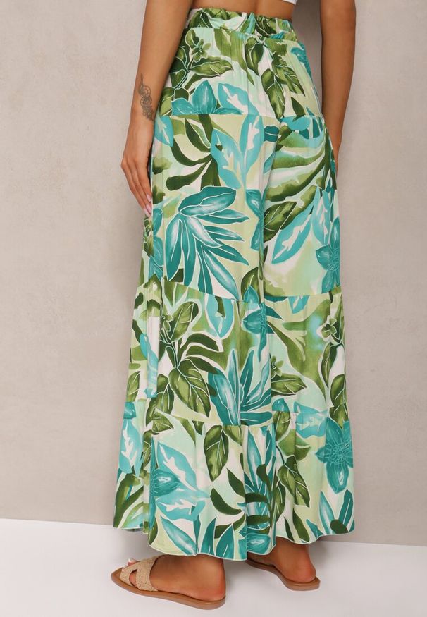 Renee - Zielone Wiskozowe Spodnie z Wysokim Stanem i Szerokimi Nogawkami z Gumką w Talii Nansialia. Okazja: na co dzień. Stan: podwyższony. Kolor: zielony. Materiał: wiskoza. Styl: elegancki, casual