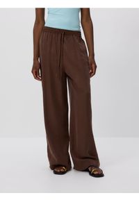 Reserved - Szerokie spodnie z modalu - ciemnobrązowy. Kolor: brązowy #1