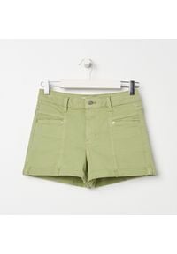 Sinsay - Szorty jeansowe - Zielony. Kolor: zielony. Materiał: jeans