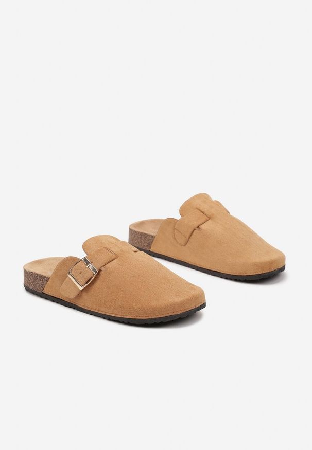 Renee - Brązowe Klapki Chodaki Ozdobione Paskami z Klamrami Silamia. Okazja: na co dzień. Kolor: brązowy. Materiał: jeans. Wzór: aplikacja. Styl: casual