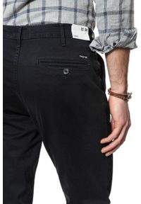 Wrangler - WRANGLER SPODNIE MĘSKIE CHINO DARK NAVY W16LA1XAE. Materiał: materiał #10