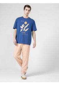 outhorn - T-shirt oversize z nadrukiem męski - niebieski. Okazja: na co dzień. Kolor: niebieski. Materiał: bawełna, dzianina. Wzór: nadruk. Styl: casual #4