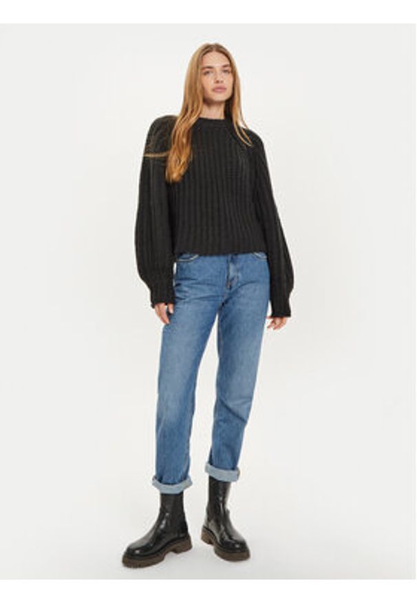 Wrangler Sweter 112356480 Czarny Relaxed Fit. Kolor: czarny. Materiał: bawełna