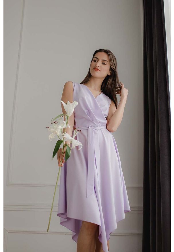 Figl - Asymetryczna Sukienka z Kopertowym Dekoltem - Fioletowa. Kolor: fioletowy. Materiał: poliester, elastan. Typ sukienki: kopertowe, asymetryczne