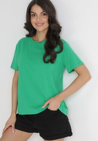Born2be - Zielony Gładki T-shirt z Krótkimi Rękawami Elisza. Kolor: zielony. Długość rękawa: krótki rękaw. Długość: krótkie. Wzór: gładki #2