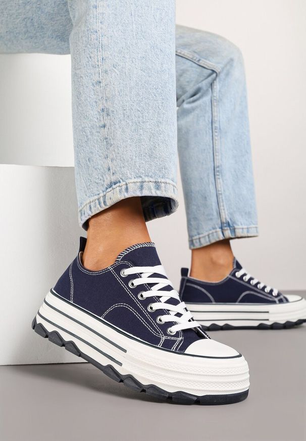 Born2be - Granatowe Trampki na Grubej Podeszwie pod Kostkę Adsoria. Okazja: na co dzień. Zapięcie: sznurówki. Kolor: niebieski. Materiał: jeans. Styl: klasyczny, casual