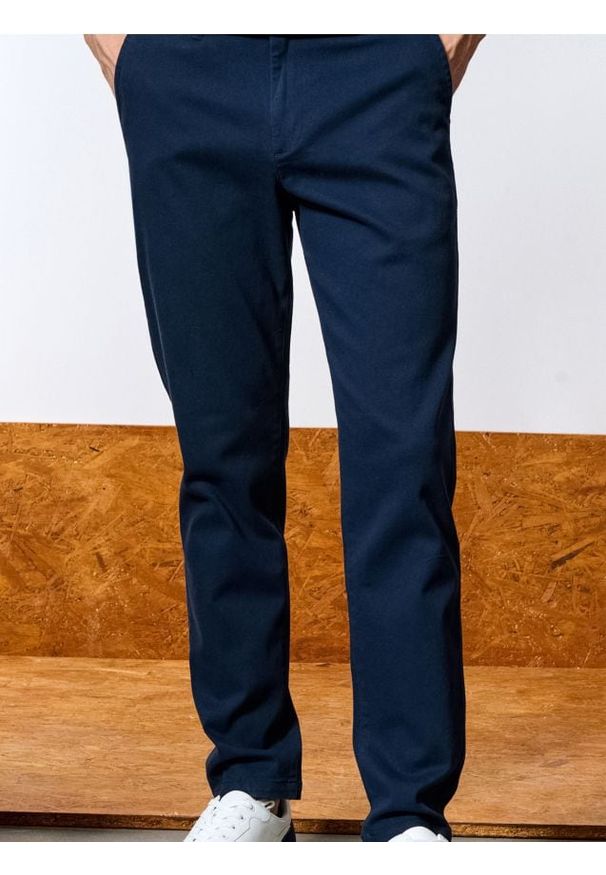 Sinsay - Spodnie chino slim - granatowy. Kolor: niebieski