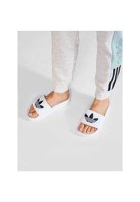 Adidas - Klapki adidas. Kolor: biały #1