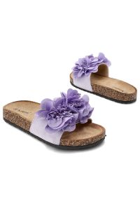 Fioletowe Klapki Seastar Blue Modne Obuwie Damskie Na Lato. Okazja: na spacer, na plażę. Kolor: fioletowy. Wzór: kwiaty. Sezon: lato #8