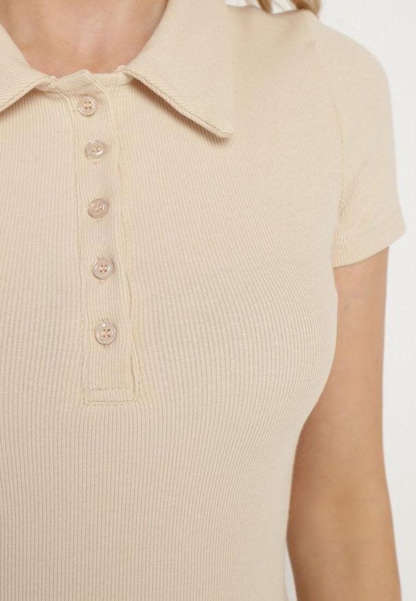 Born2be - Beżowy Bawełniany T-shirt Prążkowany Typu Polo z Guzikami Avelavia. Okazja: na co dzień. Typ kołnierza: polo. Kolor: beżowy. Materiał: bawełna, prążkowany. Styl: klasyczny, casual