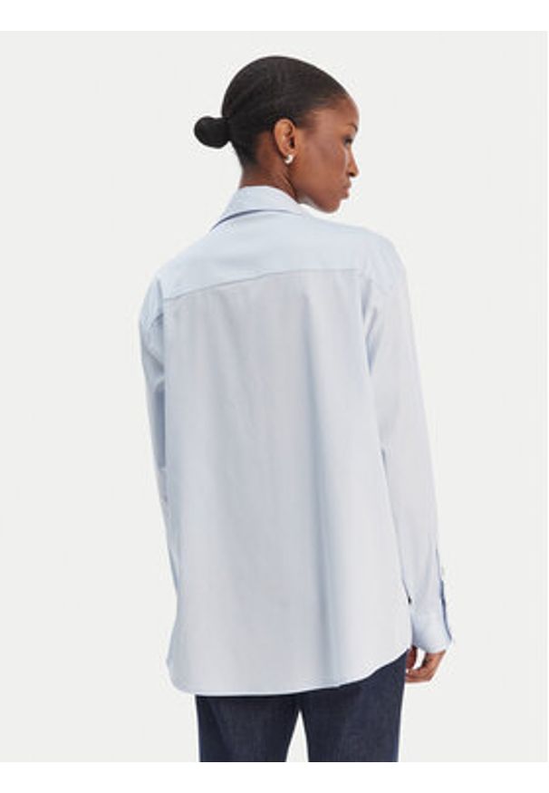 Guess Koszula W6RH57 WAF10 Błękitny Oversize. Kolor: niebieski. Materiał: bawełna