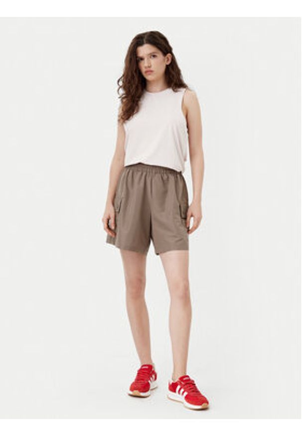 Adidas - adidas Szorty sportowe Essentials Woven JD0790 Beżowy Loose Fit. Kolor: beżowy. Materiał: syntetyk