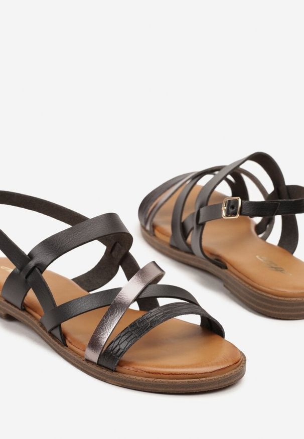 Born2be - Czarne Sandały Ozdobione Paskami Tellariva. Okazja: na co dzień. Zapięcie: pasek. Kolor: czarny. Wzór: aplikacja. Obcas: na obcasie. Styl: elegancki, casual. Wysokość obcasa: niski