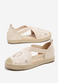 Born2be - Beżowe Espadryle z Gumką na Plecionej Podeszwie Zdobione Haftem Fodarilla. Okazja: na co dzień, na spacer. Kolor: beżowy. Materiał: koronka. Wzór: aplikacja, haft. Styl: boho, klasyczny, elegancki, casual