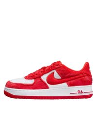 Buty do chodzenia damskie Nike Air Force 1 valentine's Day Gs. Zapięcie: sznurówki. Kolor: czerwony, biały, wielokolorowy, czarny. Materiał: syntetyk, materiał. Szerokość cholewki: normalna. Model: Nike Air Force. Sport: turystyka piesza