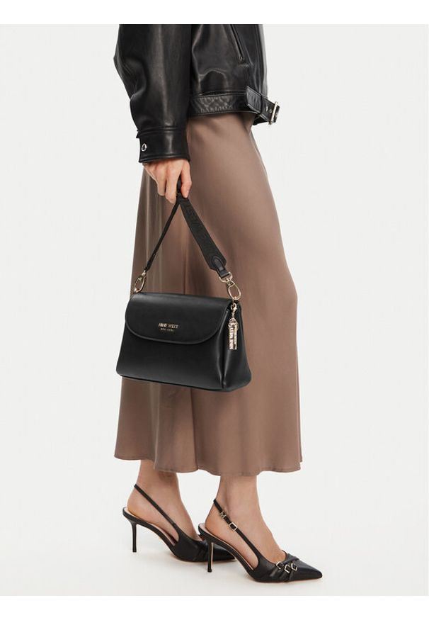 Nine West Torebka CEO-East-Village-Essential-LX9962 Czarny. Kolor: czarny