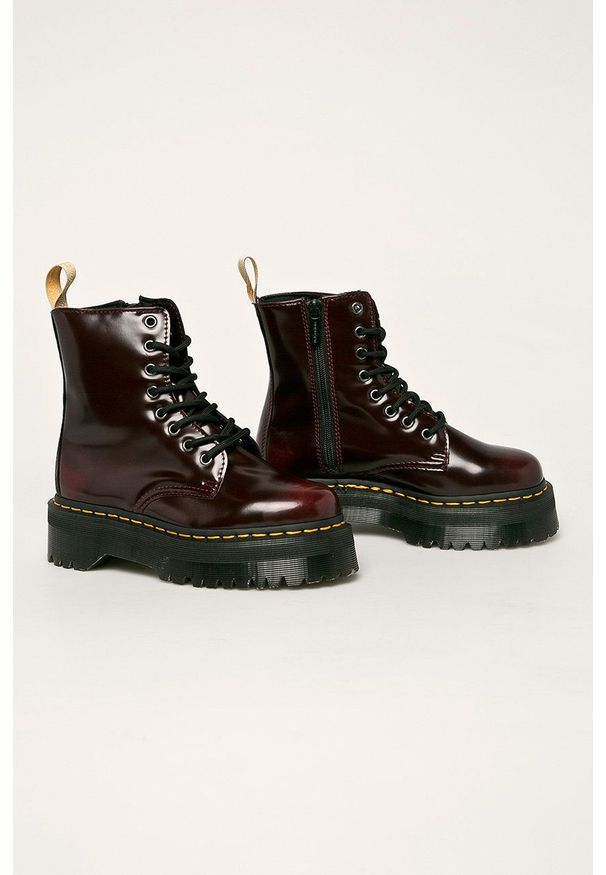 Dr. Martens - Workery dziecięce. Nosek buta: okrągły. Zapięcie: sznurówki. Kolor: czerwony. Materiał: guma. Obcas: na platformie