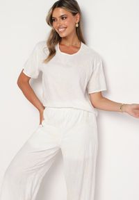 Born2be - Biały Komplet T-shirt i Szerokie Spodnie Zdobiony Wyszywanymi Kwiatami Namsaria. Kolor: biały. Materiał: materiał. Wzór: aplikacja, kwiaty