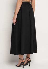 Born2be - Czarna Spódnica o Rozkloszowanym Kroju z Paskiem Vikirana. Okazja: na co dzień. Kolor: czarny. Styl: casual, elegancki