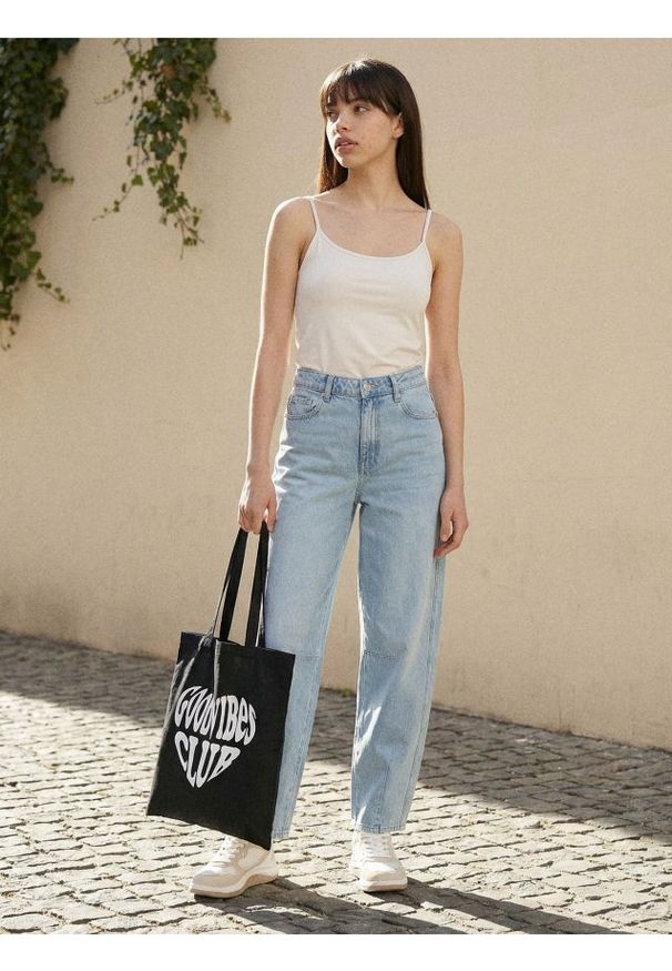 Sinsay - Koszulka na ramiączkach - kremowy. Kolor: kremowy. Długość rękawa: na ramiączkach