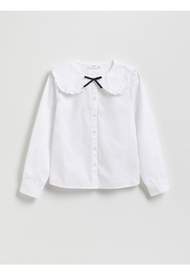 Reserved - Koszula z ozdobnym kołnierzem - biały. Kolor: biały. Materiał: bawełna