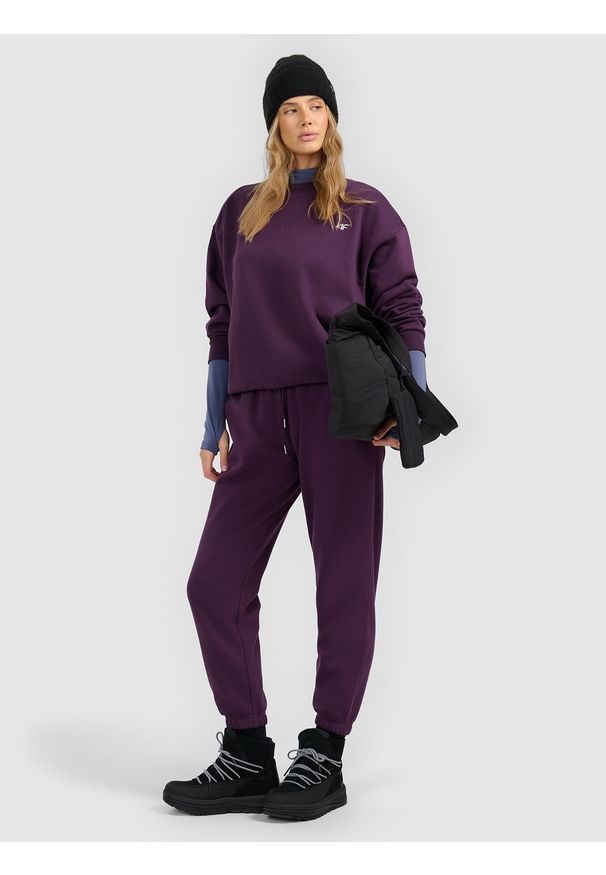 4f - 4F Bluza dresowa nierozpinana bez kaptura damska - fioletowa XL. Okazja: na co dzień, na spacer. Typ kołnierza: bez kaptura. Kolor: fioletowy. Materiał: dresówka. Styl: casual
