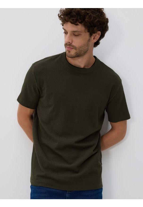 Reserved - Strukturalny t-shirt comfort fit - ciemnozielony. Kolor: zielony. Materiał: dzianina, bawełna