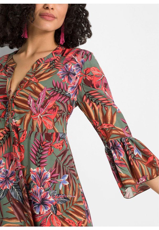 bonprix - Długa sukienka z lejącej wiskozy. Kolor: zielony. Materiał: wiskoza. Wzór: nadruk, kwiaty. Sezon: lato. Długość: maxi