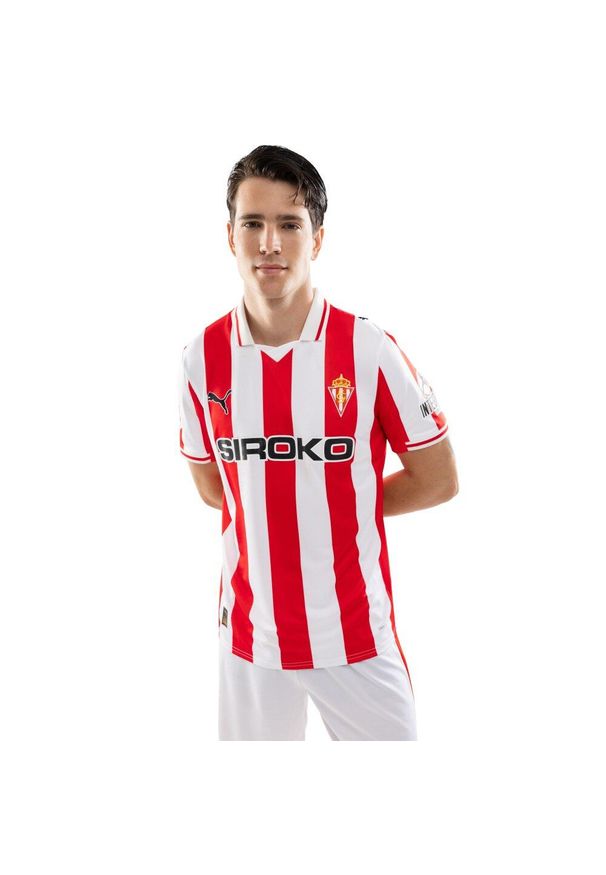 Oficjalna koszulka piłkarska Puma dla dorosłych Real Sporting de Gijón Footba. Kolor: czerwony. Wzór: kolorowy, paski. Sport: piłka nożna