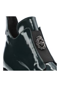 Zielone Botki Lemar Damskie Eleganckie Obuwie na Jesień. Kolor: zielony. Materiał: lakier, skóra. Szerokość cholewki: normalna. Sezon: jesień. Styl: elegancki