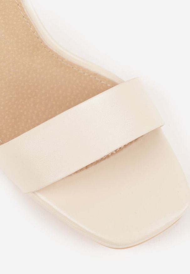 Renee - Beżowe Sandały VICES na Słupkowym Obcasie ze Skórzaną Wkładką Azimera. Okazja: na imprezę, na co dzień. Kolor: beżowy. Materiał: skóra. Sezon: lato. Obcas: na obcasie. Styl: casual. Wysokość obcasa: średni