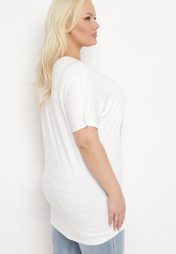 Born2be - Biały T-shirt z Ozdobnym Nadrukiem i Cyrkoniami Colilena. Okazja: na co dzień. Kolor: biały. Wzór: nadruk. Styl: klasyczny, elegancki, casual