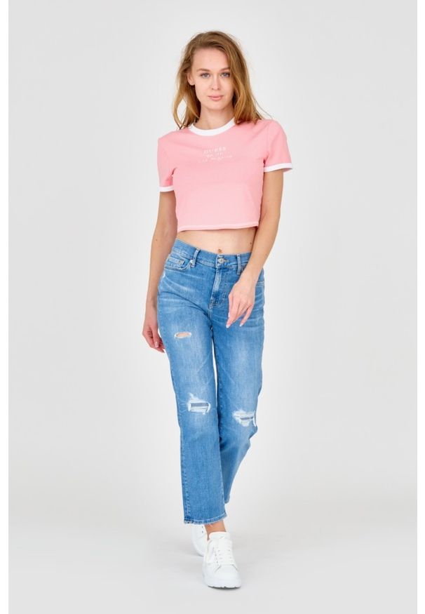 Guess - GUESS Różowy crop top. Kolor: różowy. Materiał: bawełna. Długość: krótkie