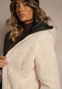 Renee - Czarno-Beżowa Dwustronna Kurtka z Kapturem Pikowanymi Przeszyciami i Futerkiem Rossalea. Typ kołnierza: kaptur. Kolor: czarny. Materiał: futro #5