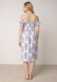 Born2be - Niebieska Wiskozowa Sukienka Hiszpanka w Etniczny Wzór Hywen. Okazja: na co dzień. Typ kołnierza: dekolt hiszpanka. Kolor: niebieski. Materiał: wiskoza. Wzór: paisley. Sezon: lato. Typ sukienki: rozkloszowane, proste. Styl: casual, klasyczny #3