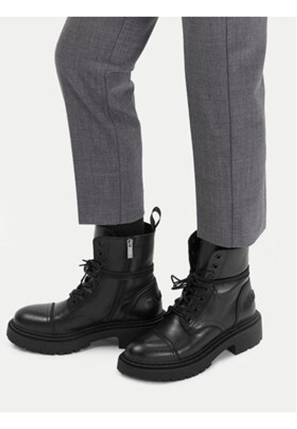 Badura Trapery C-70307 Czarny. Kolor: czarny. Materiał: skóra