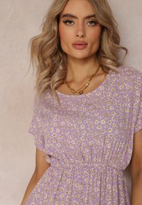 Renee - Fioletowa Rozkloszowana Sukienka Mini w Kwiaty z Gumką w Pasie z Wiskozy Elineano. Kolor: fioletowy. Materiał: wiskoza. Długość rękawa: krótki rękaw. Wzór: kwiaty. Długość: mini #5