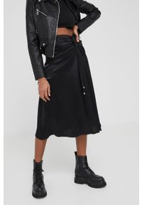 Answear Lab spódnica kolor czarny midi rozkloszowana. Kolor: czarny. Materiał: tkanina. Styl: wakacyjny