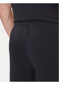 Under Armour Spodnie dresowe Ua Rival Terry Jogger 1380843-001 Czarny Fitted Fit. Kolor: czarny. Materiał: bawełna