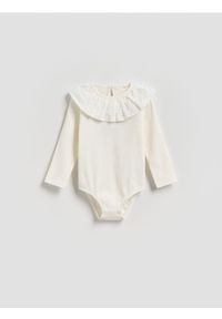 Reserved - Body z kołnierzykiem - złamana biel. Materiał: dzianina, bawełna #1