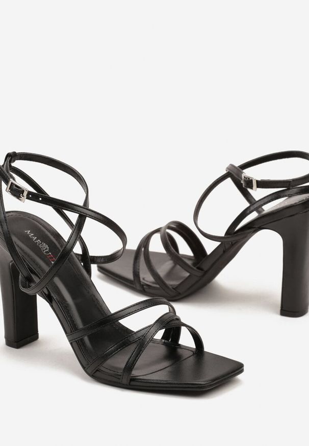 Renee - Czarne Eleganckie Sandały na Słupku z Brokatem i Ozdobnymi Paskami Vimanele. Okazja: na co dzień. Zapięcie: pasek. Kolor: czarny. Wzór: paski. Sezon: lato. Obcas: na słupku. Styl: elegancki. Wysokość obcasa: średni