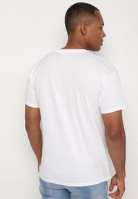 Born2be - Biała Bawełniana Koszulka T-shirt Basic z Dekoltem w Serek Malvinea. Okazja: na spotkanie biznesowe, do pracy, na co dzień. Typ kołnierza: dekolt w serek. Kolor: biały. Materiał: bawełna. Styl: biznesowy, casual, elegancki #6