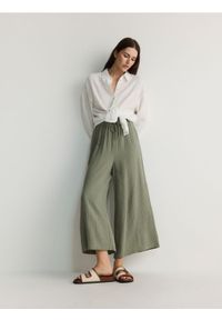 Reserved - Spodnie culotte - jasnozielony. Kolor: zielony. Materiał: bawełna, tkanina