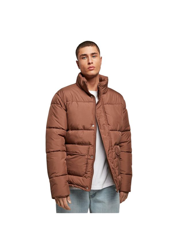 Krótka kurtka Urban Classics. Kolor: brązowy. Materiał: puch. Długość: krótkie